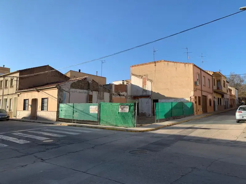 Solar en San Isidro Almansa 134m2 Proyecto y Licencia Aprobada