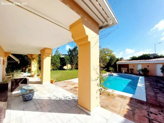 Chalet Independiente con Piscina y Gran Parcela
