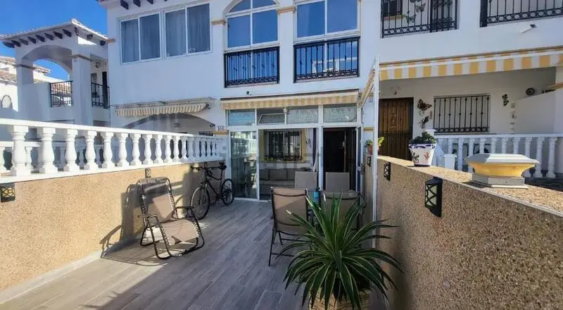 Villa en Venta Playa Flamenca 2 Dormitorios Jardin Piscina