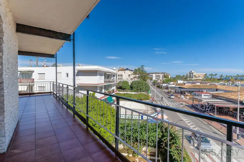 Apartamento en Arenal Jávea con Piscina y Vistas al Mar