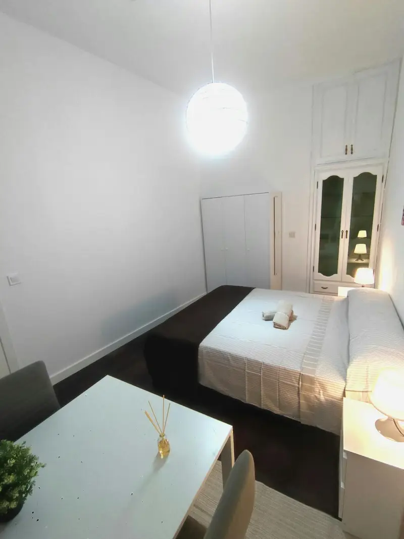 Habitación Almería: Apartamento céntrico con 5 dormitorios y 2 baños