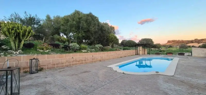 Casa de Campo en Mallorca con Apartamento y Gran Parcela