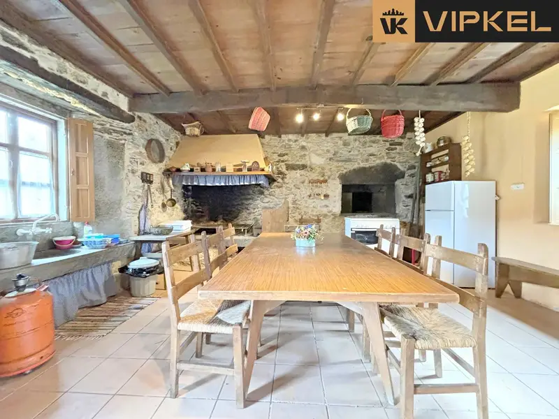 Casa de Campo en Moeche: Piedra, Horno de Leña y Encanto