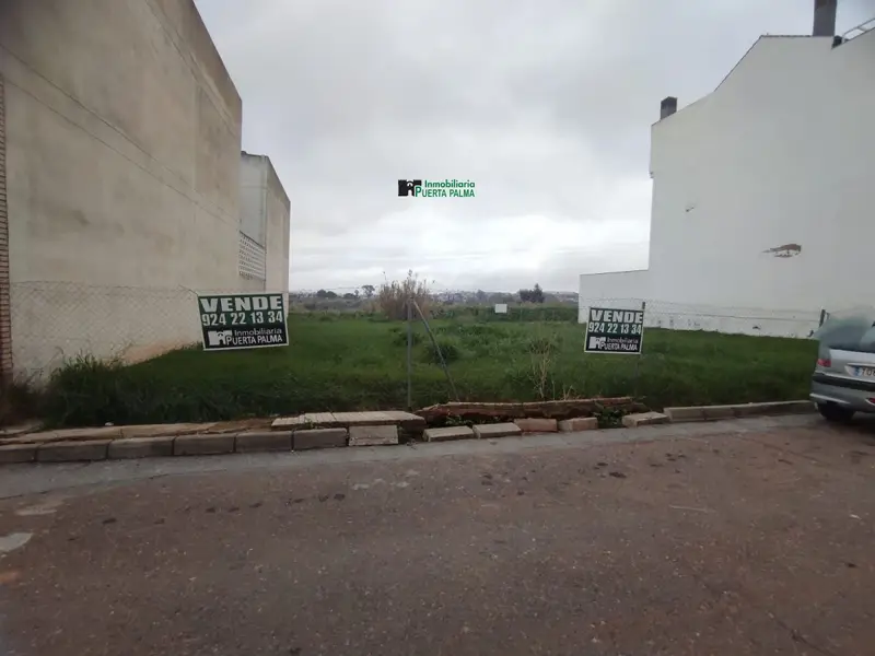 Solar con Vistas en La Banasta Badajoz 14 Viviendas