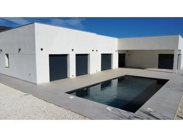 Villa en Venta en Pinoso, Alicante Pinoso