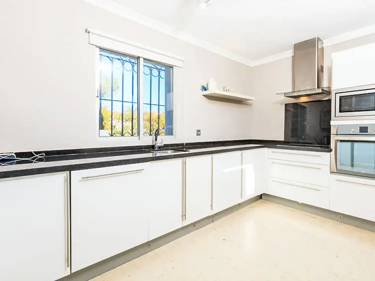 Casa Villa 4 Dormitorios Estepona Alquiler Familia