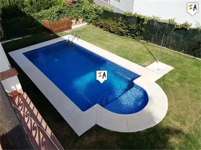 Villa de Lujo en Venta en La Alcaidesa con Vistas Panorámicas