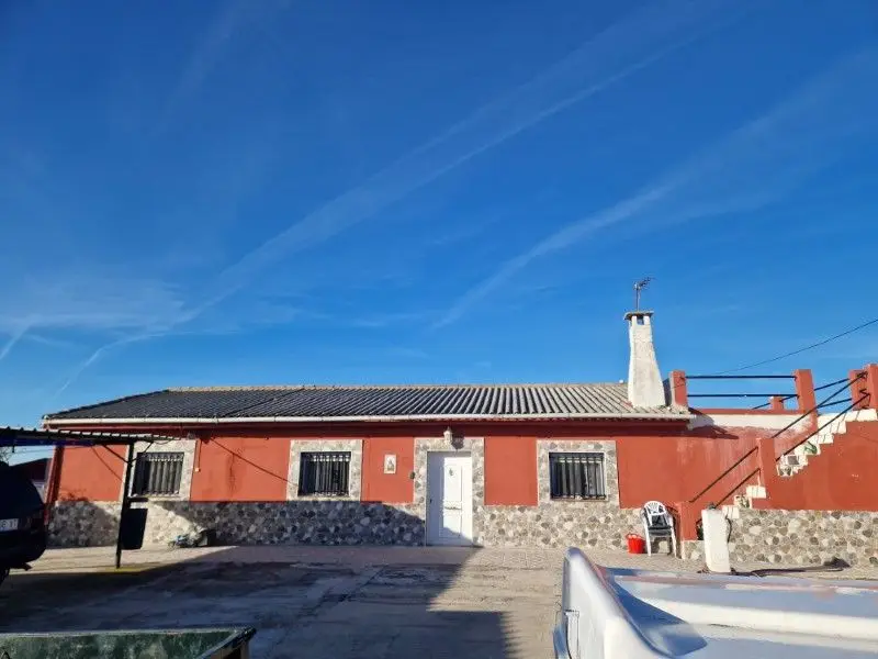 Venta Suelo Rustico en Calypo II con Vivienda y Piscina