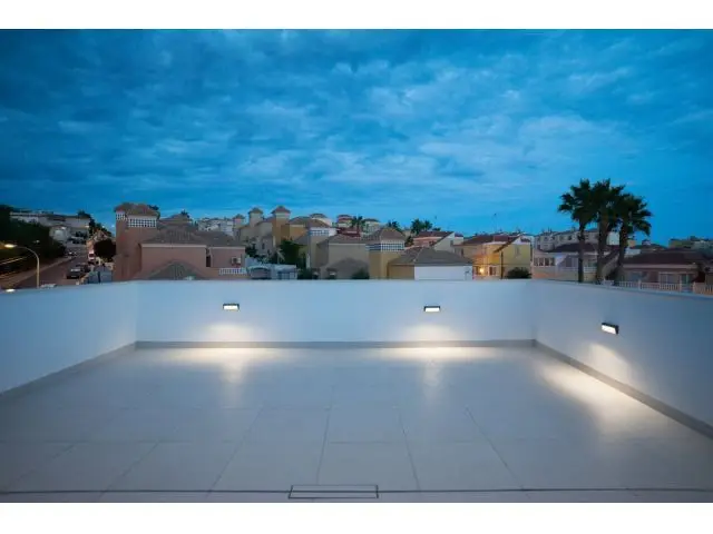 Chalet en Venta San Miguel de Salinas Villa Moderna con Piscina