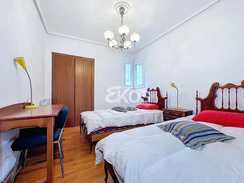 Venta Piso 3 Habitaciones Centro Mondragón