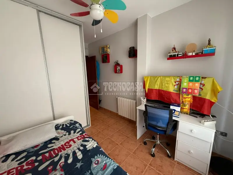 Bajo Duplex con Terraza Piscina y Padel en La Carolina