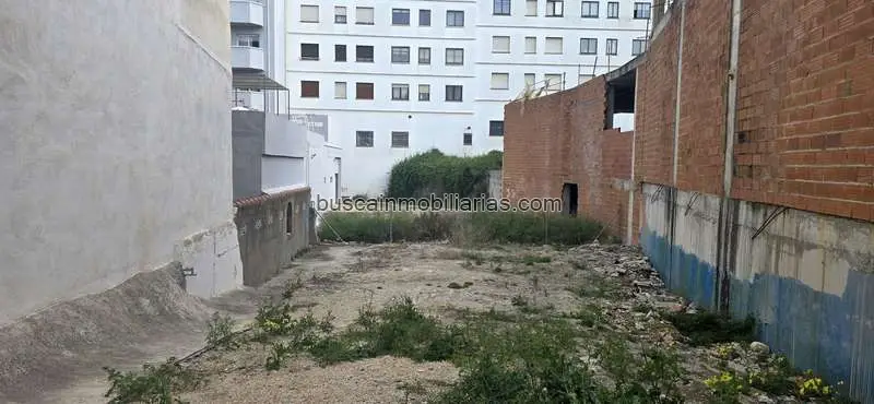 Parcela Urbana en Benissa Centro: 13m Altura, Ideal Vivienda o Negocio