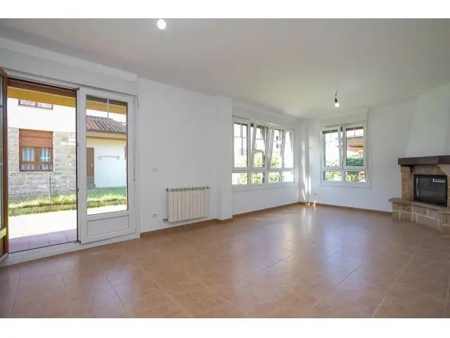 Chalet Independiente con Jardin en Mazcuerras