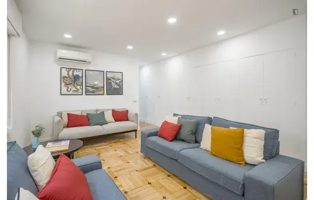 Apartamento 20 habitaciones Málaga Coliving Estudiantes Jóvenes