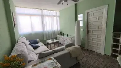 Piso en alquiler en Calle Avenida Sabinar, Número 326