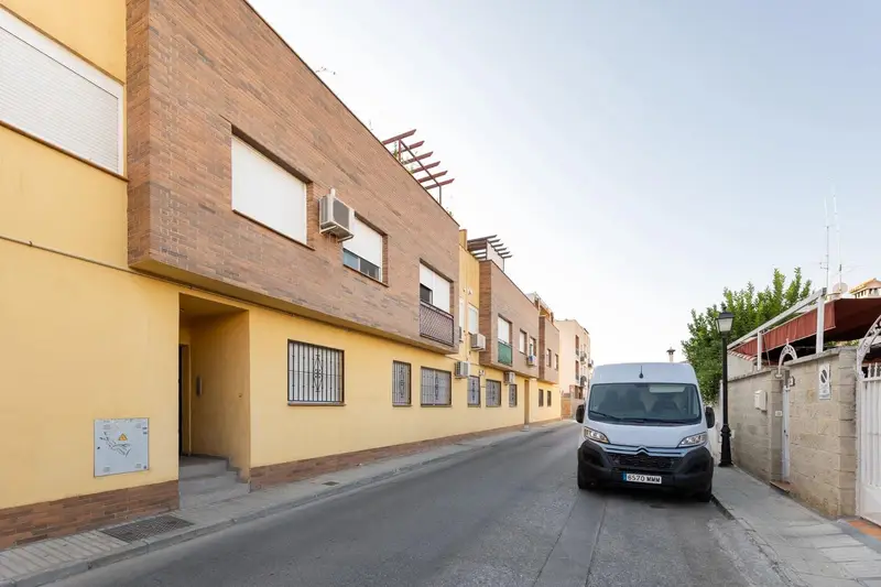 Atico en venta en H	jar 3 dormitorios 2 ba	nos terraza 70m2