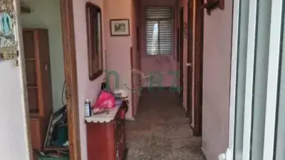 Casa en Melón con Finca y Bodega - Ideal Familias