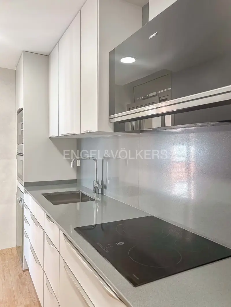 Apartamento en Terrassa con Balcón 1 Dormitorio Cerca de Barcelona