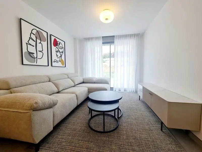 Apartamento en alquiler en Real de Zaragoza, Marbella, Málaga