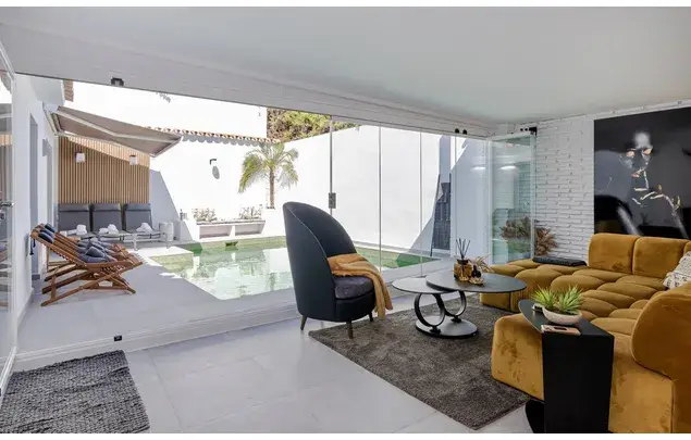 Villa de Lujo en Nueva Andalucía 4 Dormitorios Piscina Jardín Privado