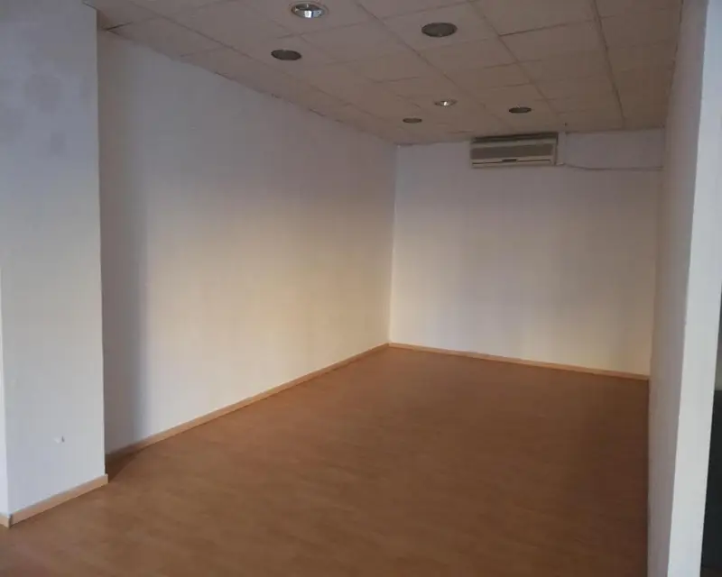 Local en Montmeló 66.57m²