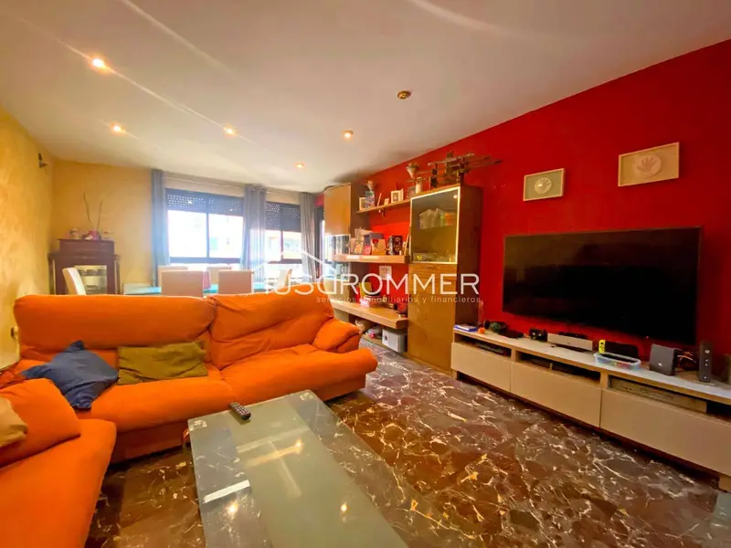 Piso en Venta Vila real Zona Piscinas 4 Dormitorios 2 Baños