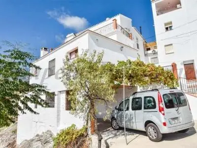 Casa Rural con Terraza y Vistas Panorámicas en Canillas de Albaida