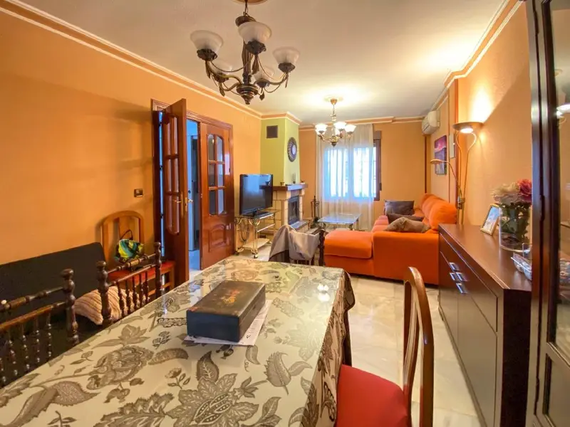 Casa con Jardin en Albolote Centro