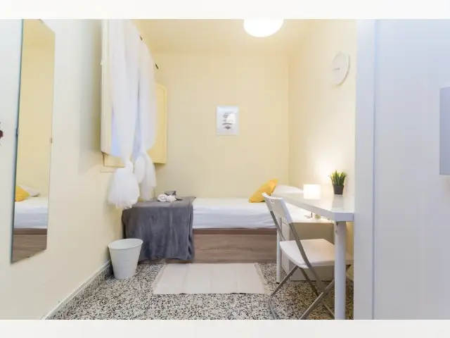 Habitacion Alquiler Malaga Apartamento Compartido Estudiantes Profesionales