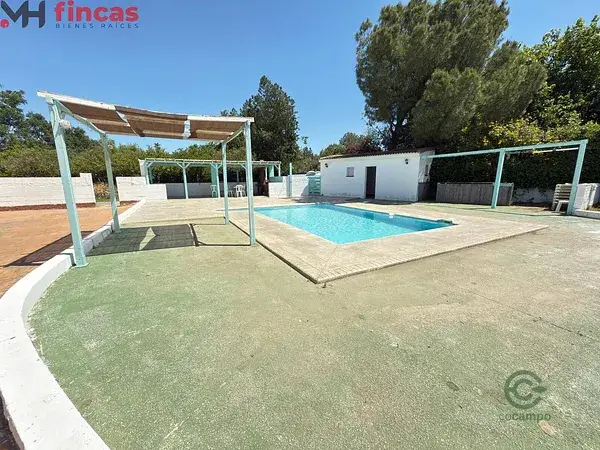 Finca con Piscina y Salon de Celebraciones en La Galbana Sevilla