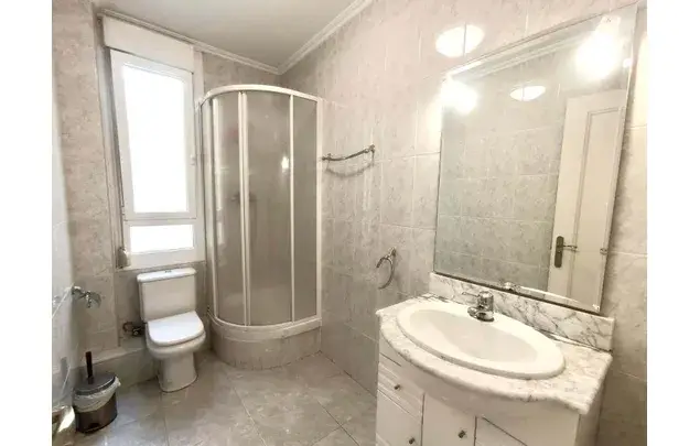 Habitacion amueblada en Pamplona centro 120m2