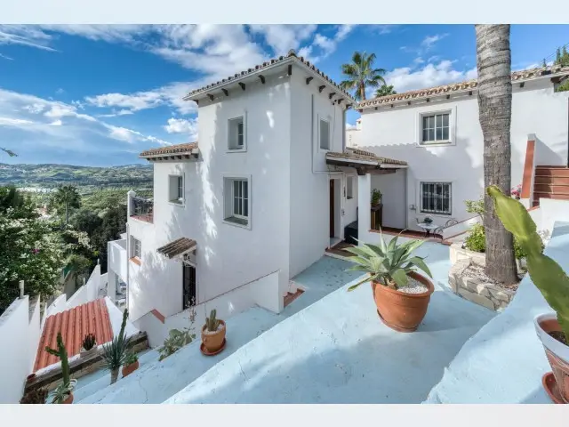 Casa-Villa de 5 Dormitorios en venta Sierrezuela, España