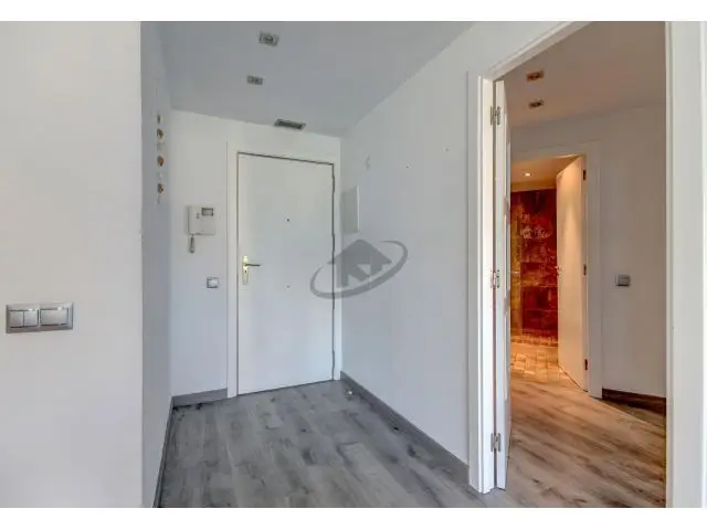 Amplio Piso 108m2 Balcon Piscina Parking Barbera Valles