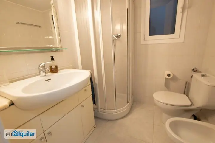 Furnished apartment rental elevator Barcelona