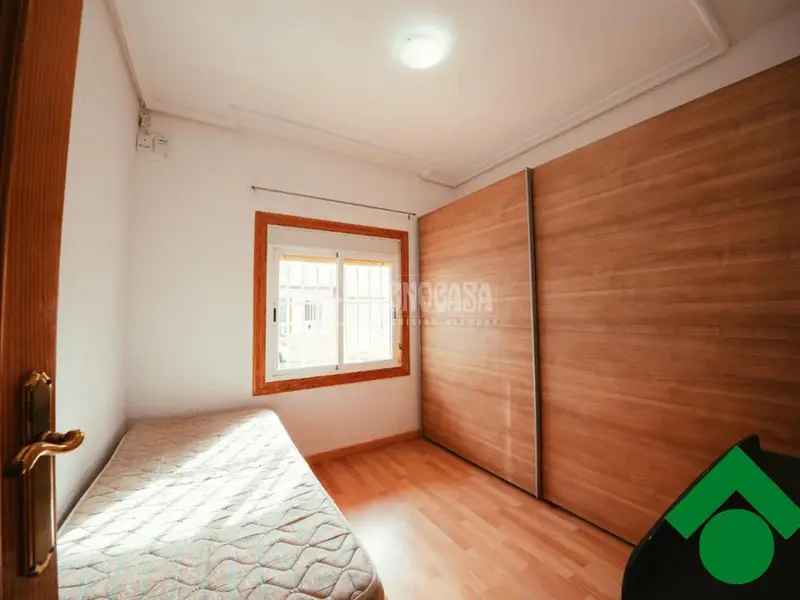 Piso en Venta Aguadulce con Terraza Privada y Piscina