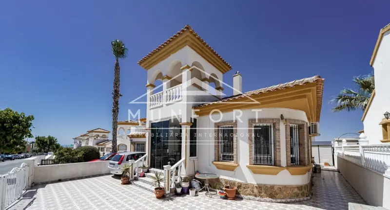 Chalet en venta en Pinar de Campoverde, Pilar de la Horadada, Alicante