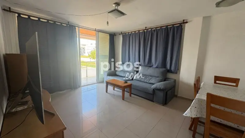 Piso en Cubellas con Vistas al Mar y Parking Incluido
