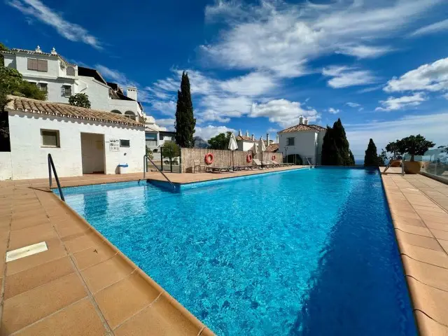 Apartamento 2 Dormitorios Benahavis Vistas al Mar