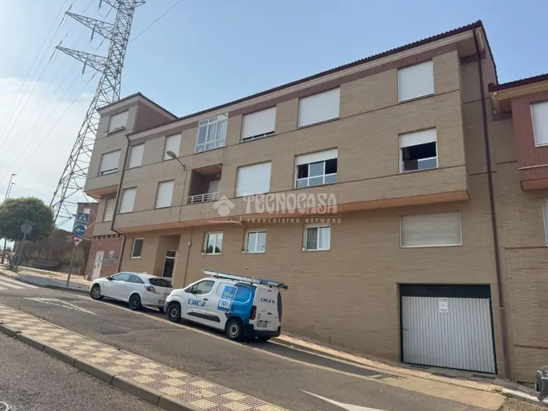 Piso en Navatejera con Ascensor Garaje y Trastero