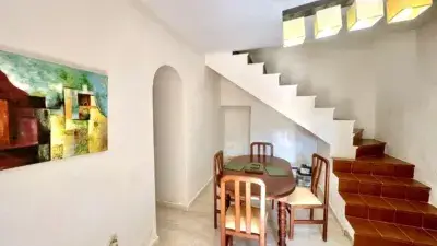 Chalet en venta en Humilladero: 3 dormitorios, 2 baños, garaje y terrazas