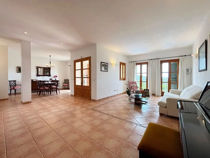 Chalet en Alaró con Piscina y Vistas Panorámicas