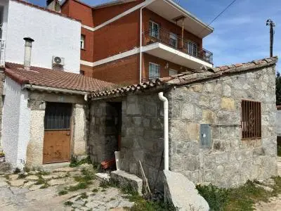 Casa Rustica en Moralzarzal Centro para Reformar