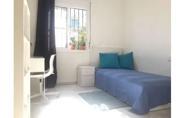 Alquiler habitaciones Málaga casa amueblada 3 dormitorios
