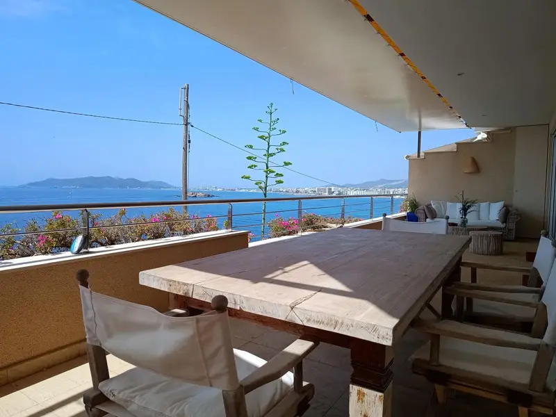 Apartamento en Primera Línea de Mar en Ibiza Ciudad