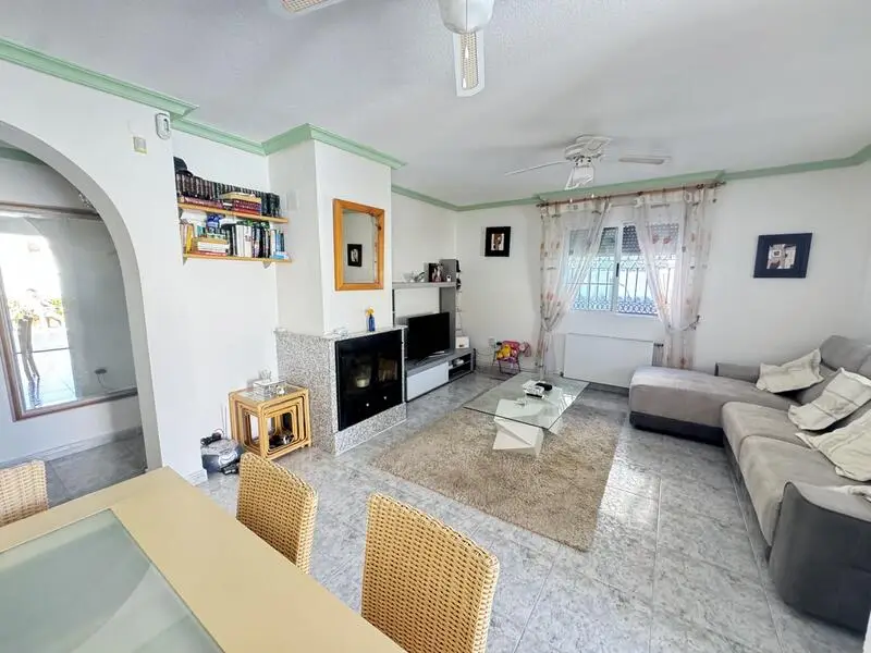 Villa de 4 Dormitorios en Villamartín
