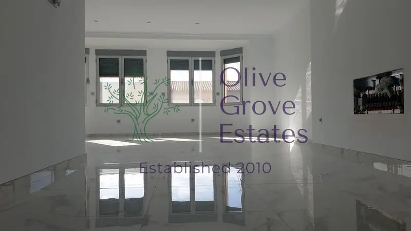 Dúplex 3 Plantas Caudete Ascensor Privado 3 Dormitorios Patio Terraza