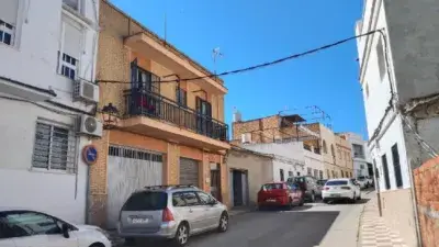 Casa en Venta en Alcalá del Río 5 Habitaciones 2 Baños