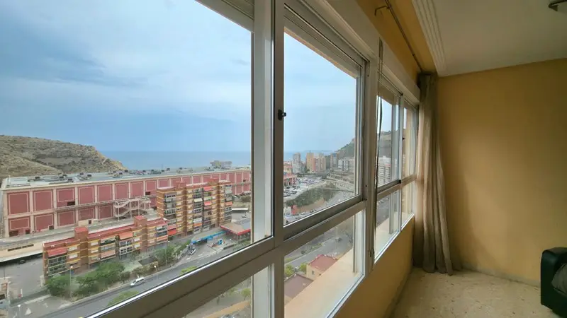 Piso en venta en Alicante con vistas al mar