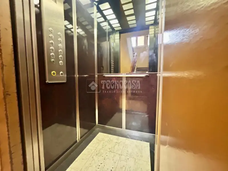 Piso en Venta en Av del Reino de Leon 4 habitaciones