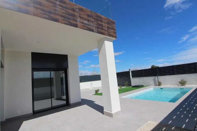 Villa en Pinoso 3 dormitorios 2 baños Piscina Privada
